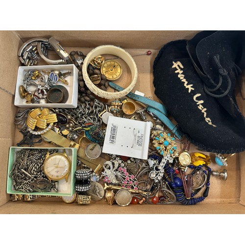 617A - Box of assorted vintage costume jewellery