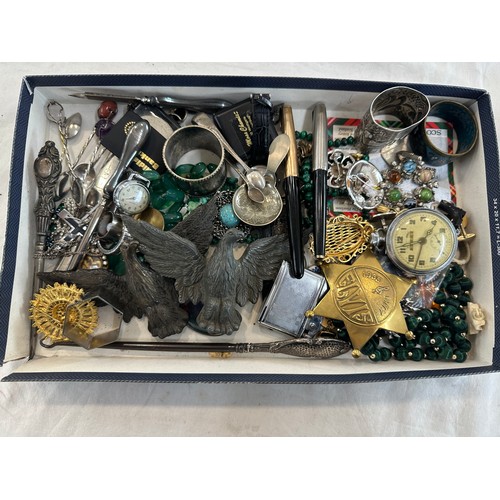 476 - Box of assorted vintage costume jewellery