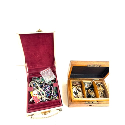 135 - Box of assorted vintage costume jewellery