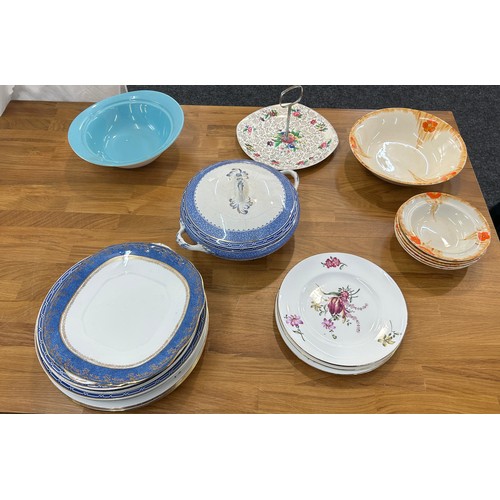 146 - Large selection of assorted pottery includes tureens, plates etc