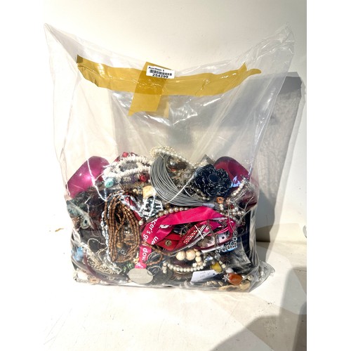 441 - 10kg UNSORTED COSTUME JEWELLERY inc. Bangles, Necklaces, Rings, Earrings.