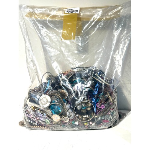 453 - 10kg UNSORTED COSTUME JEWELLERY inc. Bangles, Necklaces, Rings, Earrings.