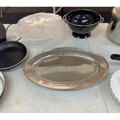 264 - Large selection of miscellaneous includes kitchenalia, lamp etc