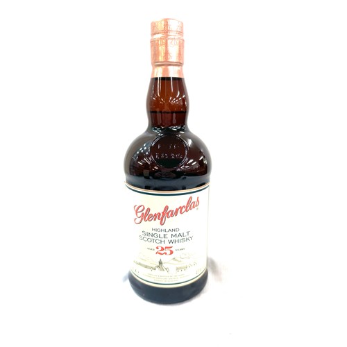 600 - Glenfarclas single malt scotch whisky aged 25 year, 43% 700ml