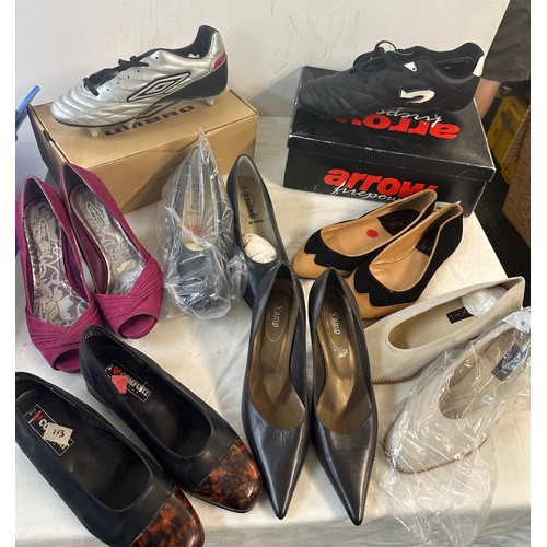 169 - Selection of assorted ladies and gents shoes, assorted sizes and styles