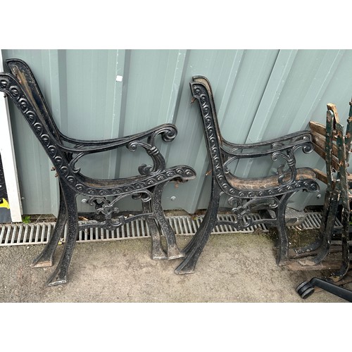 100H - 2 pair of cast iron bench ends