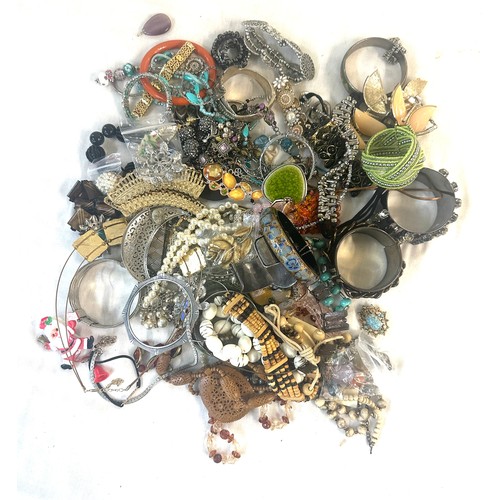 458 - Selection of vintage and later costume jewellery