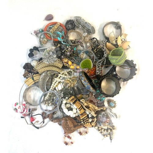 458 - Selection of vintage and later costume jewellery