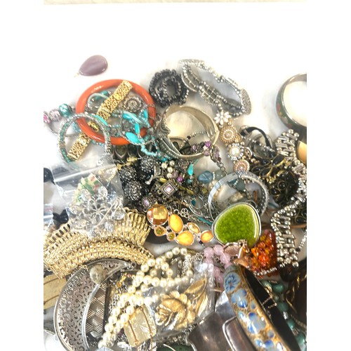 458 - Selection of vintage and later costume jewellery