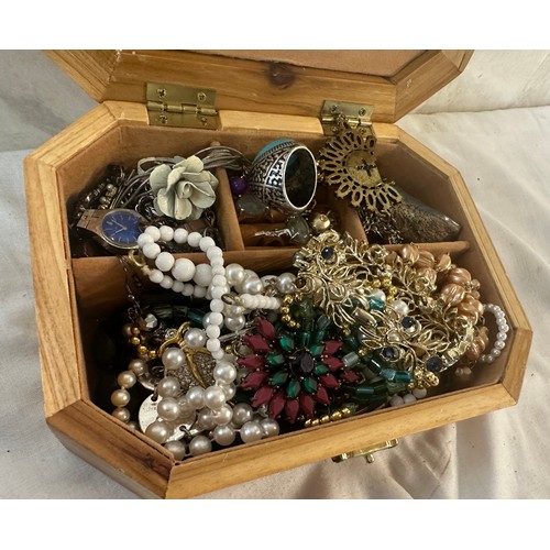 455 - Selection of costume jewellery to include necklaces, rings etc in a wooden embroidered jewellery box