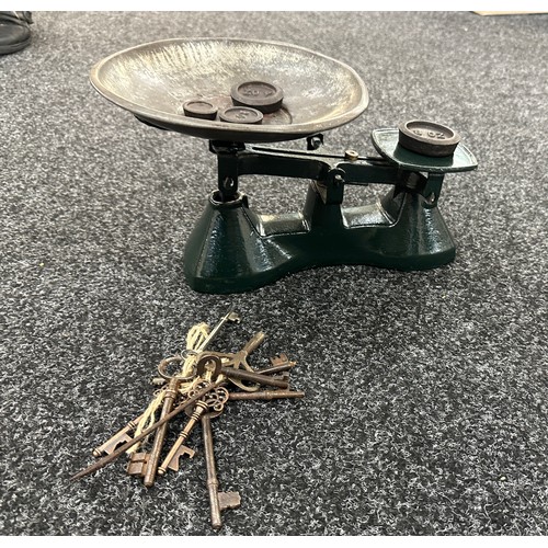 47 - Vintage iron scales and four weights and vintage keys