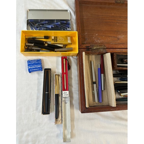 426 - Large selection of assorted fountain pens to include parker mostly spares and repairs