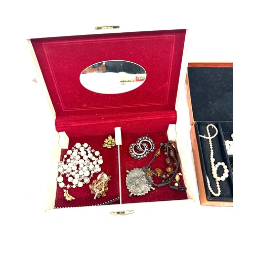 457 - Selection of costume jewellery includes brooches, necklaces etc