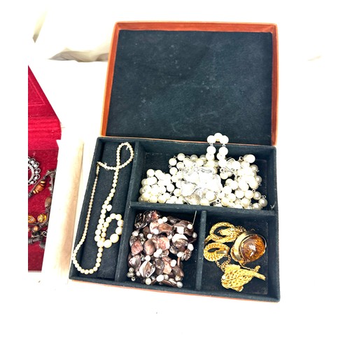 457 - Selection of costume jewellery includes brooches, necklaces etc