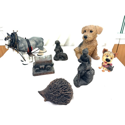 95 - Selection of animal figures includes Dogs, Horse, Hedge Hogg etc