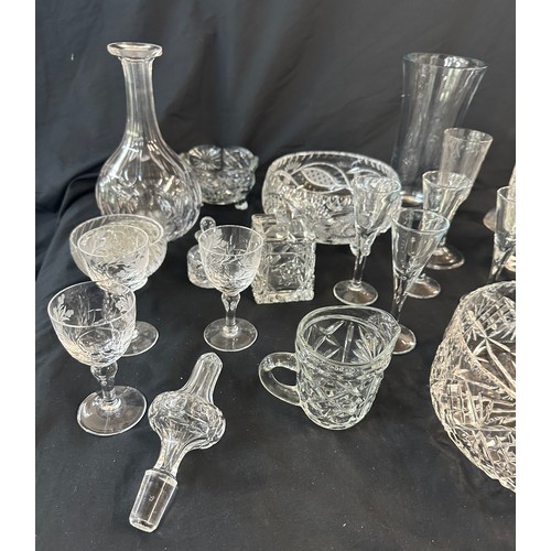 525 - Large selection of vintage and later glassware includes decanter etc