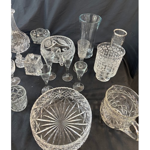 525 - Large selection of vintage and later glassware includes decanter etc