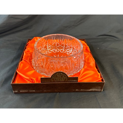 434 - Boxed Webb crystal continental fruit bowl, approximate measurements: Height 3.5 inches, Diameter 7 i... 