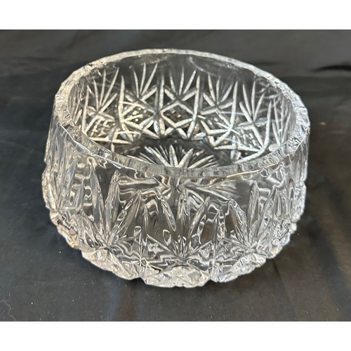 434 - Boxed Webb crystal continental fruit bowl, approximate measurements: Height 3.5 inches, Diameter 7 i... 