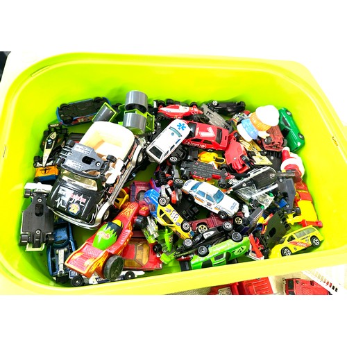 60 - Large selection of vintage and later cars includes Matchbox, Hot rods, shell tank, Hot Wheels etc