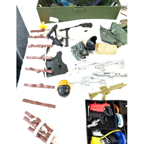 37 - Selection of Vintage Action man accessories to include guns, clothing etc