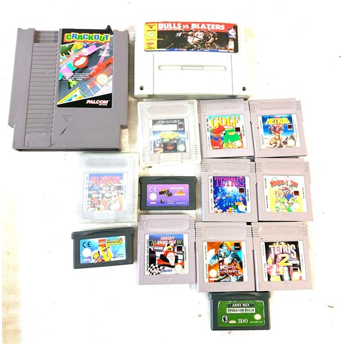 429 - Selection of vintage game boy games includes Lego, Crack out, bulls vs blazers etc all untested