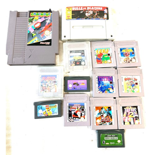 429 - Selection of vintage game boy games includes Lego, Crack out, bulls vs blazers etc all untested