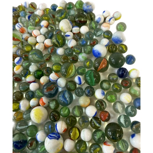 21 - Selection of vintage and later marbles