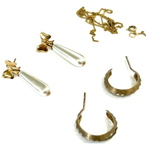 502 - Pair ladies 9ct gold drop earrings together with some 9ct scrap gold, total weight 2.8g