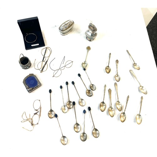 515 - Selection of silver plated small collectables to include lighter, glasses, coffee bean spoons to inc... 