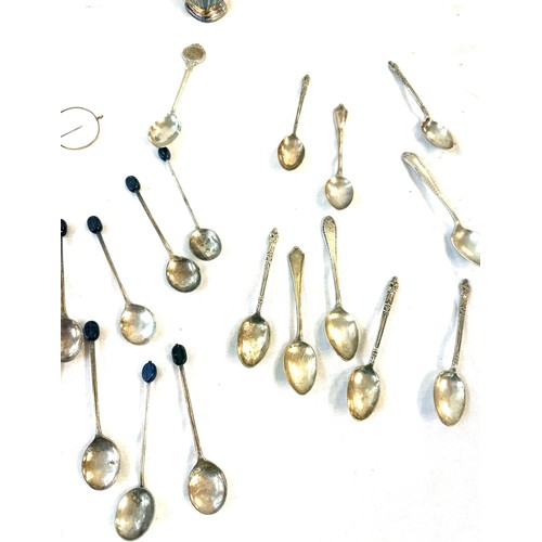 515 - Selection of silver plated small collectables to include lighter, glasses, coffee bean spoons to inc... 