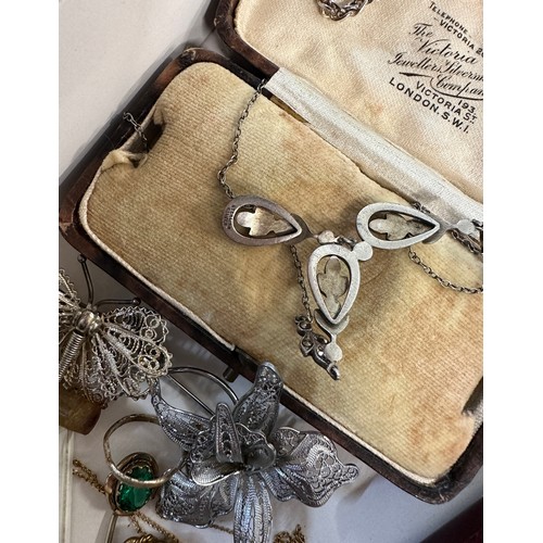 482 - Selection vintage and later silver and costume jewellery to include necklaces, earrings, bangle etc