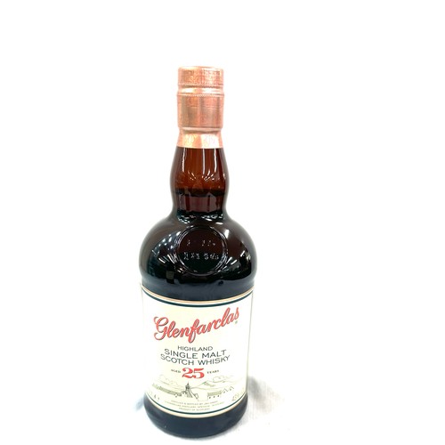 529 - Glenfarclas single malt scotch whisky aged 25 year, 43% 700ml