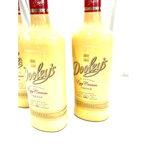 533 - 3 Bottles of Dooleys egg cream liqueur 15 % volume