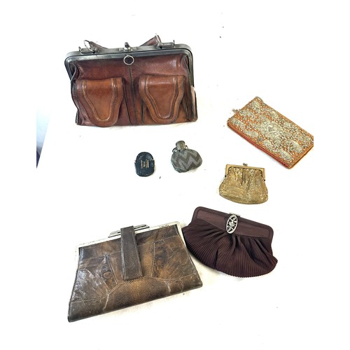 19 - Selection of 2 vintage ladies hand bags and a selection of vintage bags