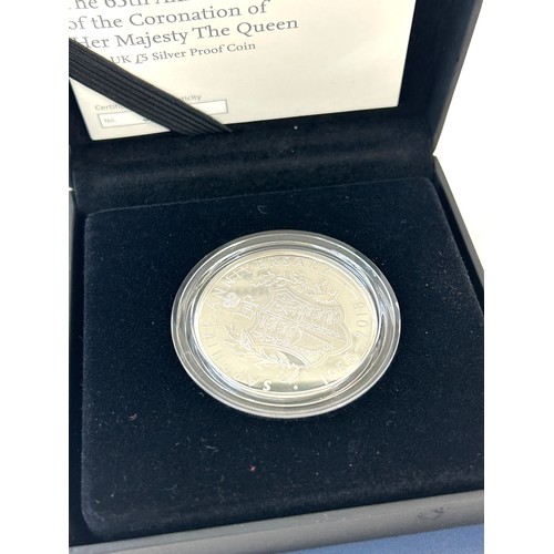 521 - The Royal Mint The 65th anniversary of her majesty the Queen denomination £5, 28.28 grams, 38.61mm, ... 