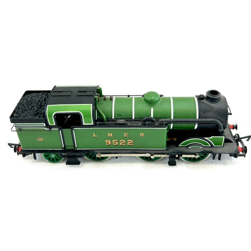 427 - Hornby 82004 engine and a  Hornby LNER 9522 engine