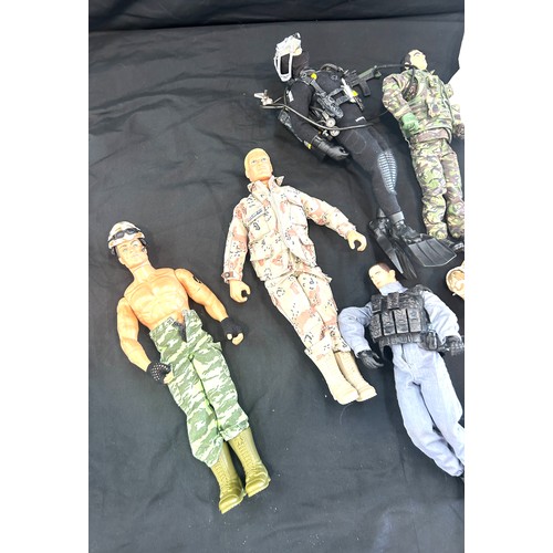 158 - British army/ action man figures