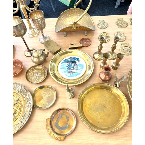 245 - Selection of brassware to include candle harb, horse brasses, miniature candle sticks etc