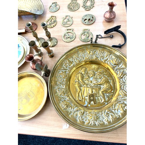 245 - Selection of brassware to include candle harb, horse brasses, miniature candle sticks etc
