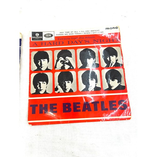 89 - The Beatles 45s includes a hard days night gep 8924 45s an a hard days night gep 8920