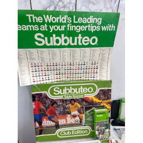 253 - Selection of Subbuteo includes c100 teams etc