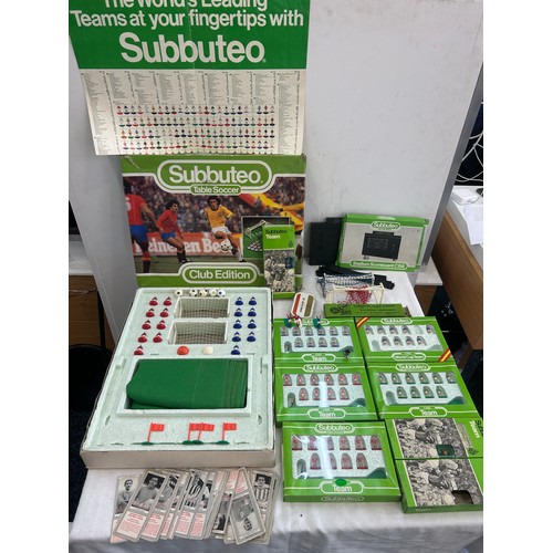 253 - Selection of Subbuteo includes c100 teams etc