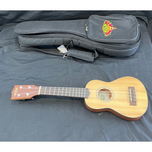 65 - Ukelele kala ka-sstu-bp travel size with kala case