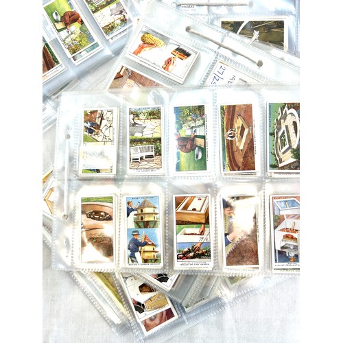 261 - Large selection of vintage cigarette cards to include Wills, Wonders of Wildlife, Brookbond etc