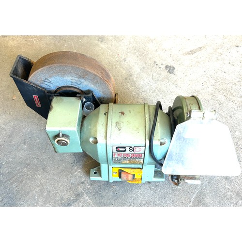 321 - Vintage shapening stone and a bench grinder