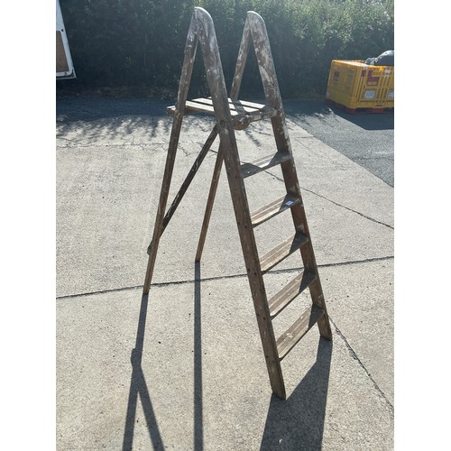 100K - Pair of vintage wooden step ladders made by victor