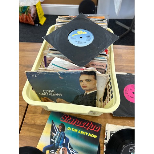 248 - Selection of 45's singles to include 60's, 70's and 80's to include Status Quo, Stevie Wonder etc