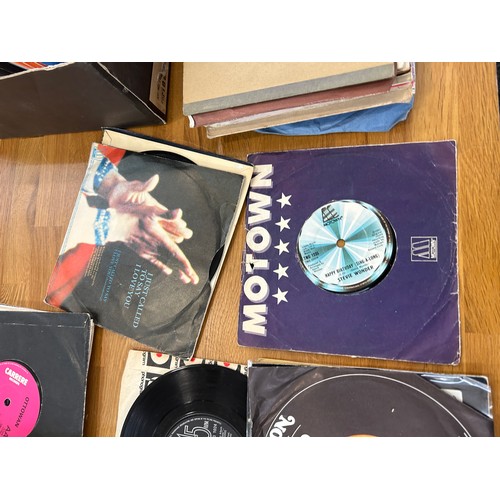 248 - Selection of 45's singles to include 60's, 70's and 80's to include Status Quo, Stevie Wonder etc