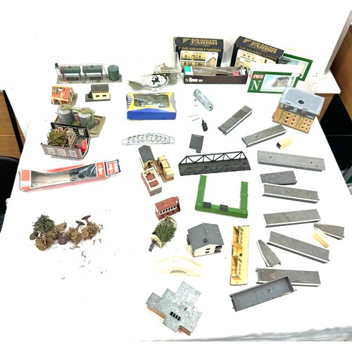 142 - Large selection of miniature track, buildings, foliage etc to Include built Heljan B643